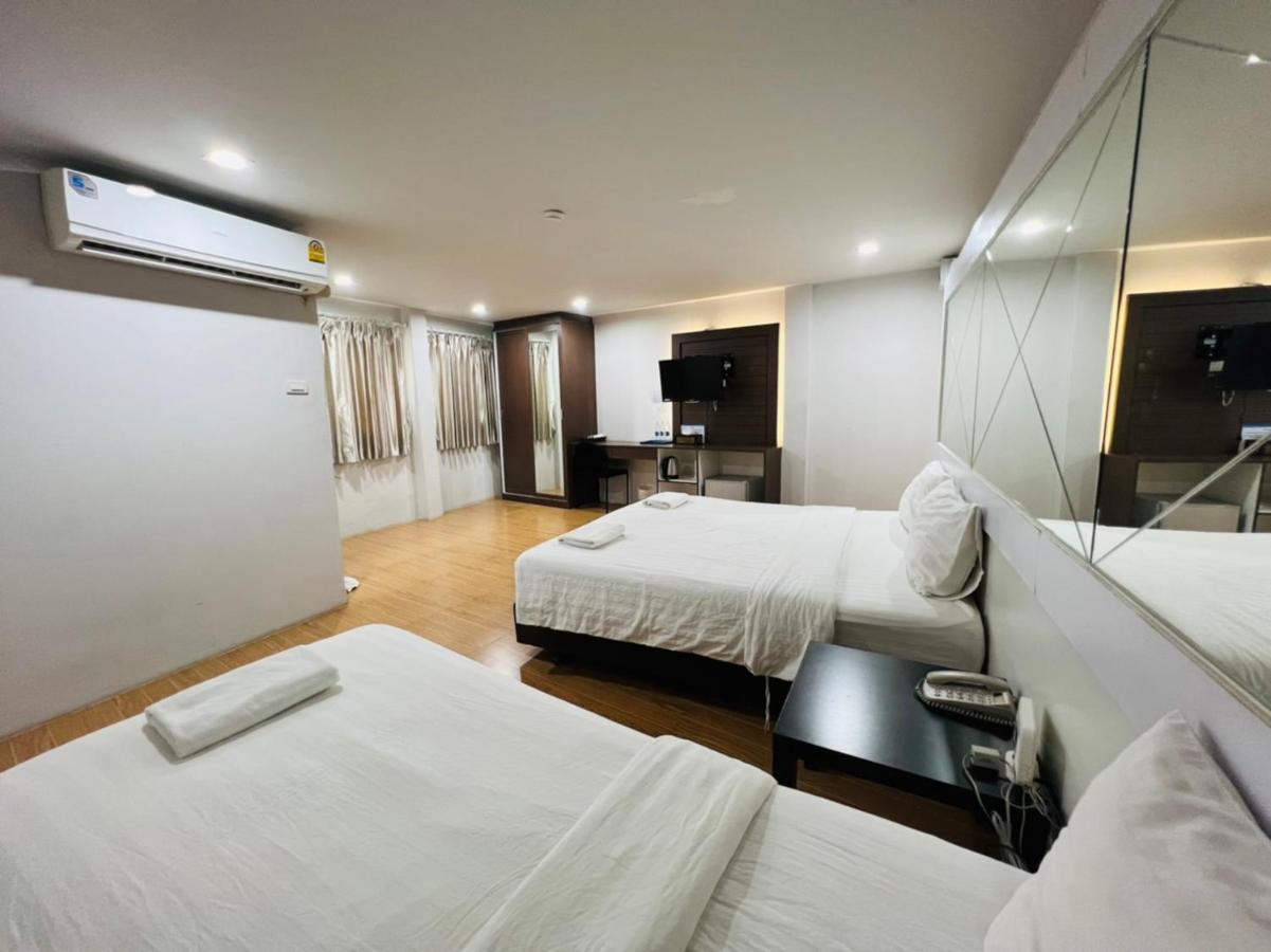 Bed By Cruise Hotel At Samakkhi-Tivanont Nonthaburi Exterior photo