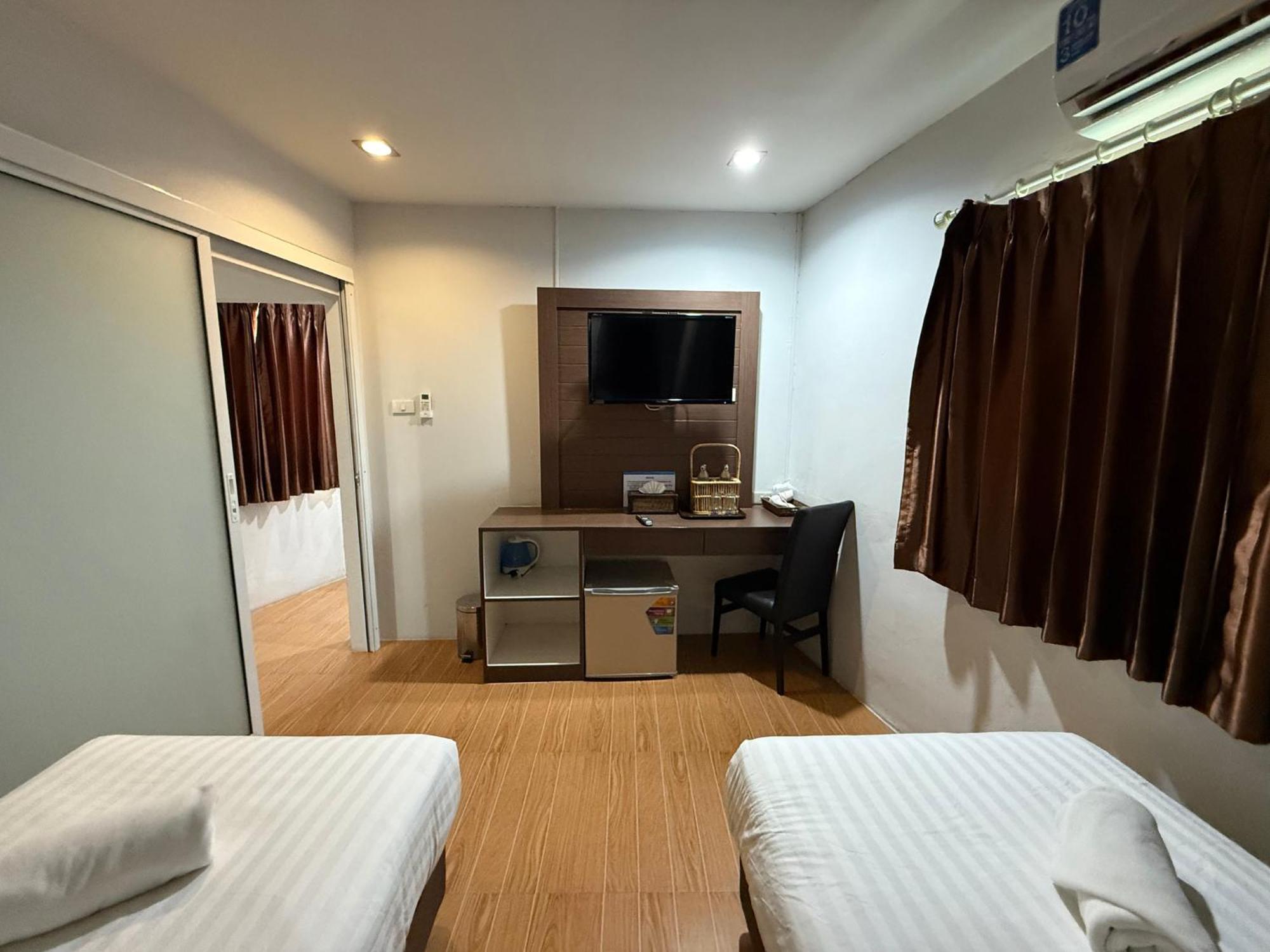 Bed By Cruise Hotel At Samakkhi-Tivanont Nonthaburi Exterior photo