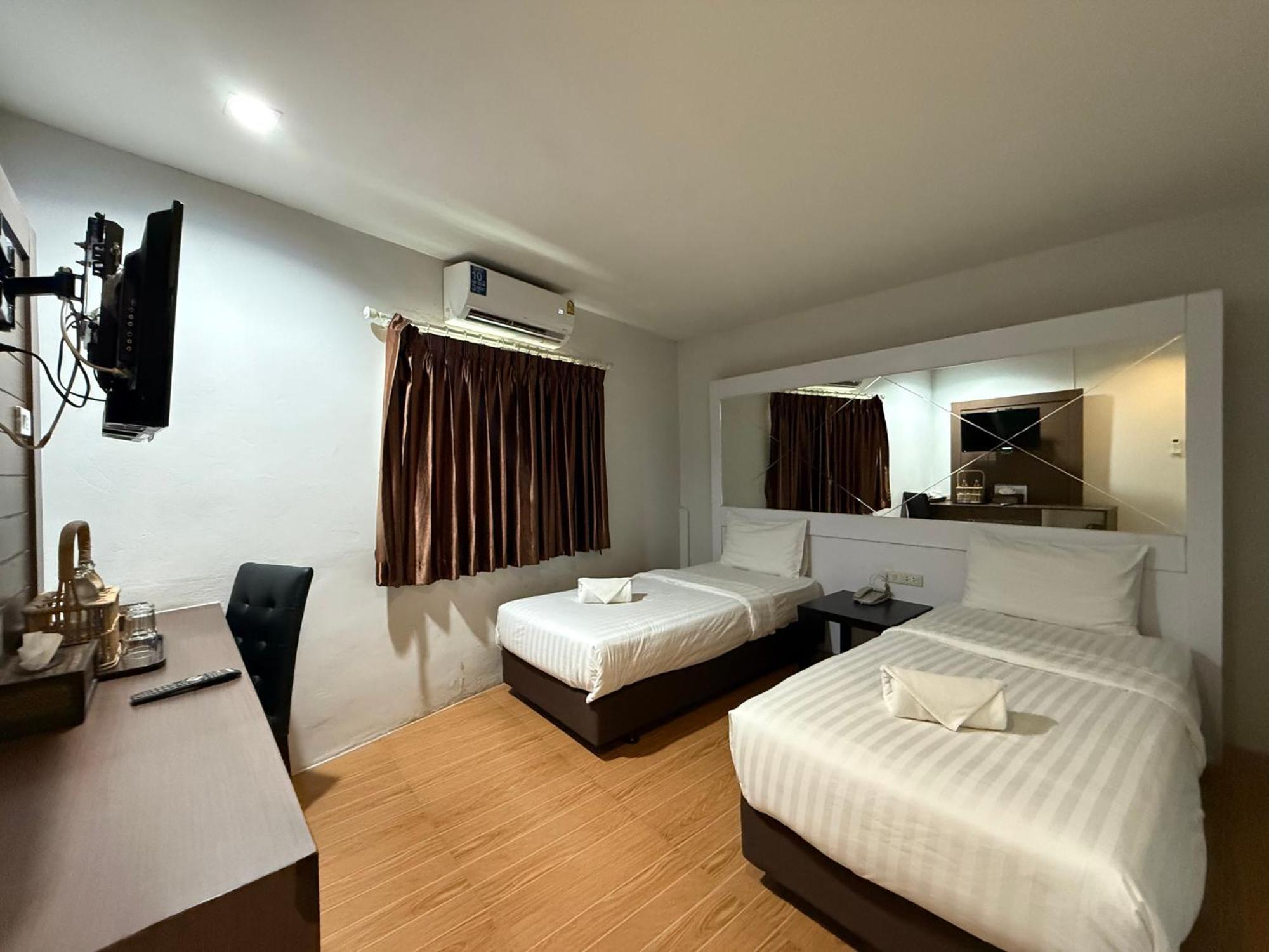 Bed By Cruise Hotel At Samakkhi-Tivanont Nonthaburi Exterior photo